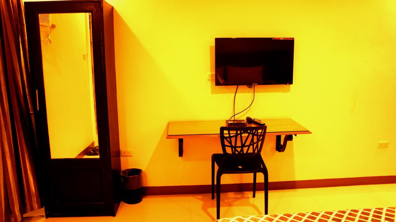 Urbantel Hotel Lucena Ngoại thất bức ảnh