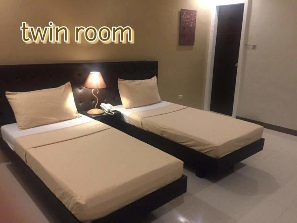 Urbantel Hotel Lucena Ngoại thất bức ảnh